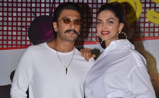 Ranveer Singh And Deepika Padukone Dance Like No One's Watching At <I>'83</i> Wrap Party