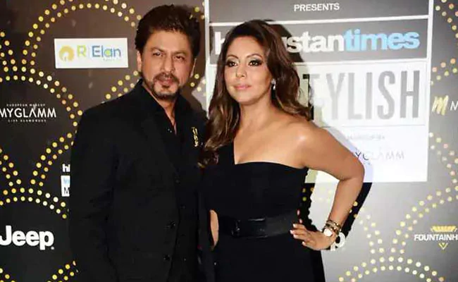 How Shah Rukh Khan Found Gauri In A 'City Full Of Beaches'