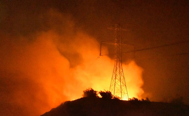 Wildfire In South California Destroys Homes, Causes "Medical Emergencies"