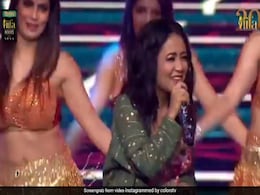 नेहा कक्कड़ ने स्टेज पर 'कोका कोला' सॉन्ग से मचाई ऐसी धूम, सेलेब्स से लेकर दर्शक सभी हुए क्रेजी- देखें धमाकेदार Video नेहा कक्कड़ ने स्टेज पर 'कोका कोला' सॉन्ग से मचाई ऐसी धूम, सेलेब्स से लेकर दर्शक सभी हुए क्रेजी- देखें धमाकेदार Video