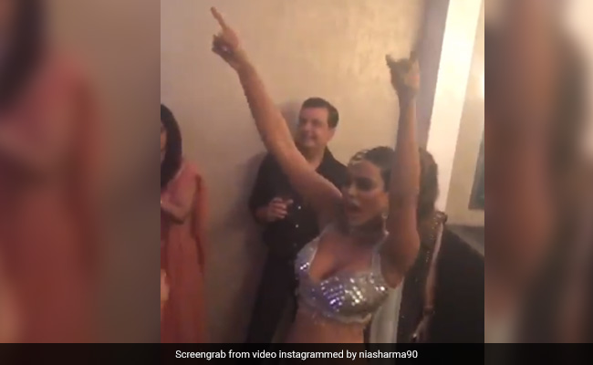 दिवाली पार्टी में टीवी की 'नागिन' ने दिखाया जबरदस्त अंदाज, झूमकर किया ऐसा डांस Video हुआ वायरल