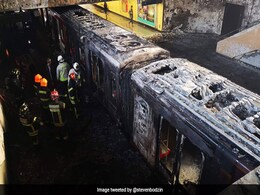 मेट्रो का किराया बढ़ने पर इस देश में हुए दंगे, 208 लोग घायल और 12 की मौत मेट्रो का किराया बढ़ने पर इस देश में हुए दंगे, 208 लोग घायल और 12 की मौत