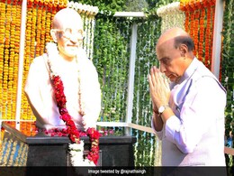 "Time To Follow His Path": Rajnath Singh Unveils Mahatma Gandhi's Bust In Delhi "Time To Follow His Path": Rajnath Singh Unveils Mahatma Gandhi's Bust In Delhi
