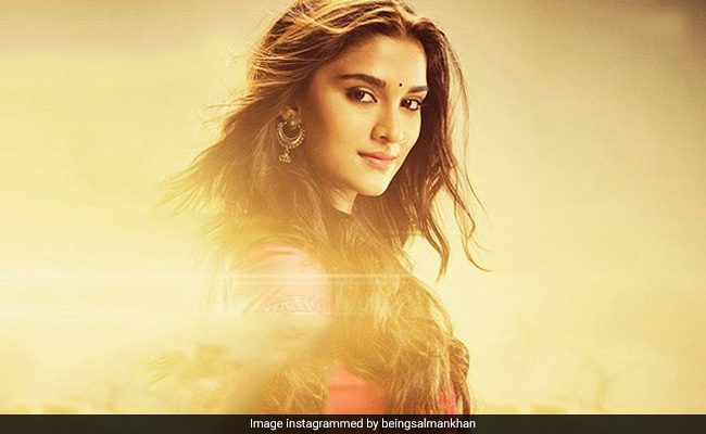 <i>Dabangg 3</i>: Salman Khan Introduces Saiee Manjrekar As The 'Innocent' Khushi
