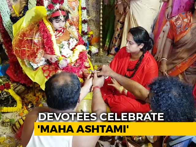 Kolkata Family Worships 4-Year-Old Fatima For Durga Puja Ritual