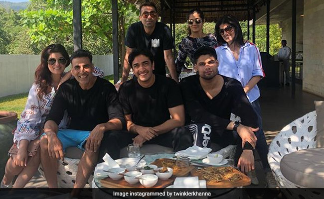 Inside Twinkle Khanna And Akshay Kumar's Fam-Jam With Karan Kapadia And Others
