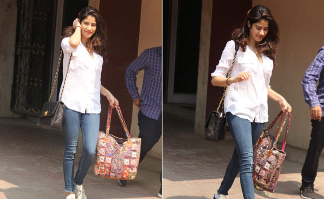 Take Notes From Janhvi Kapoor And Bring Out Your Jeans And Shirts