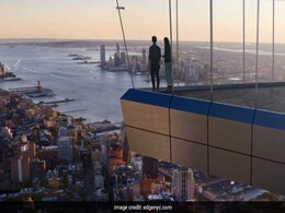 Walk On A Glass Floor, 100 Stories Up In New York City Walk On A Glass Floor, 100 Stories Up In New York City