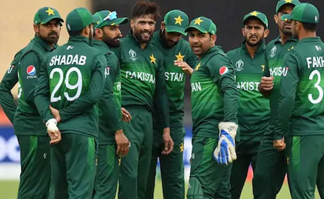 ''निकली तोंद तो काट लेंगे सैलरी...'': पाकिस्तान क्रिकेट बोर्ड का खिलाड़ियों को फरमान