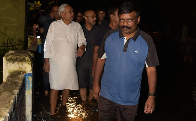 आखिर नीतीश कुमार और सुशील मोदी चोरी-चोरी चुपके-चुपके पटना में क्यों घूम रहे?