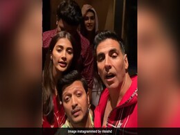 Housefull 4 के प्रीमियर पर लेट हुए बॉबी देओल, तो अक्षय कुमार को आया गुस्सा, यूं लगाई डांट- देखें Viral Video Housefull 4 के प्रीमियर पर लेट हुए बॉबी देओल, तो अक्षय कुमार को आया गुस्सा, यूं लगाई डांट- देखें Viral Video