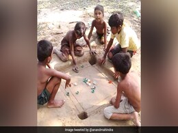 Why This Pic Of Children Playing Carrom Is "Inspiring" For Anand Mahindra Why This Pic Of Children Playing Carrom Is "Inspiring" For Anand Mahindra