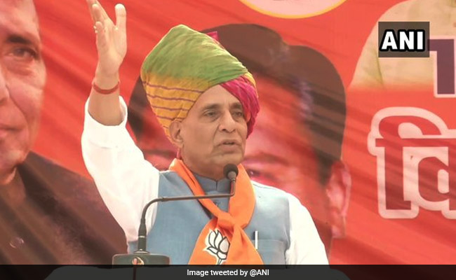 Assembly Election: मैं राहुल गांधी से पूछना चाहता हूं, शस्त्र पूजा में 'ओम' नहीं लिखता तो क्या लिखता : राजनाथ सिंह