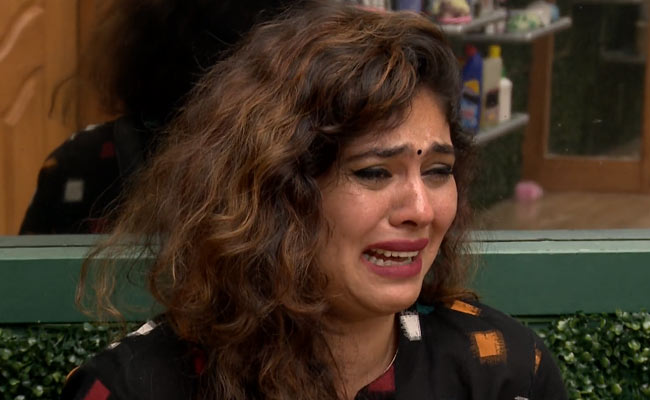 <I>Bigg Boss Tamil 3</i> Written Update, October 2: Sherin And Vanitha Had A Showdown Over Tharsan's Eviction