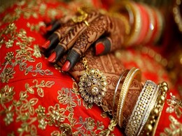 Amazon Great Indian Festival 2019 Sale: Jewellery, Heels, Clutches And Deals On Other Accessories Amazon Great Indian Festival 2019 Sale: Jewellery, Heels, Clutches And Deals On Other Accessories