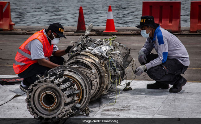 Moments Before Lion Air Crash, Pilots Frantically Looked For...