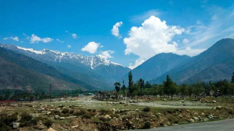 J&K's General Category With 70% Population Alleges Jobs Discrimination J&K's General Category With 70% Population Alleges Jobs Discrimination