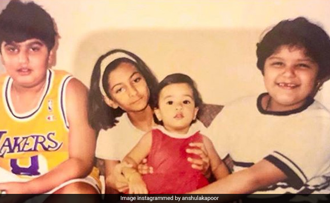 That's Arjun, Anshula, Janhvi And Rhea Kapoor In This Pic. Guess Who's Who