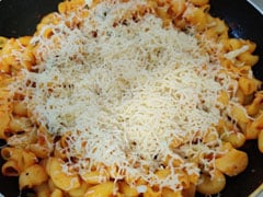Winter Special: This Cheese Loaded Tomato Macaroni Will Be Your Next Go-To Comfort Food Winter Special: This Cheese Loaded Tomato Macaroni Will Be Your Next Go-To Comfort Food