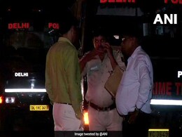 4 Injured After Speeding Delhi Bus Crashes Into 3 Two-Wheelers 4 Injured After Speeding Delhi Bus Crashes Into 3 Two-Wheelers