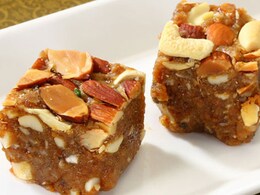 Badaam Barfi Recipe: इस फेस्टिव सीजन अपने मेहमानों को खिलाएं ये स्पेशल मिठाई, सिर्फ 30 मिनट में बनकर होगी तैयार