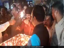 BJP MPs, Leaders Celebrate Diwali In Delhi's Unauthorised Colonies BJP MPs, Leaders Celebrate Diwali In Delhi's Unauthorised Colonies