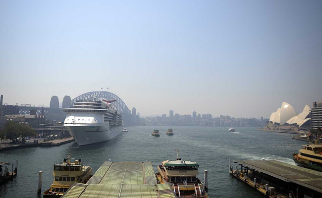 Hazardous Smoke Blankets Sydney As Winds Fan Australia Bushfires