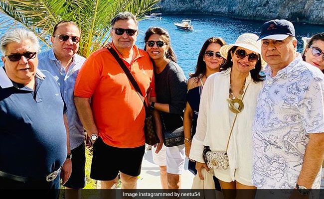In Italy With Rishi Kapoor And Some 'Crazy Friends,' Only Neetu Kapoor Sounds Like...