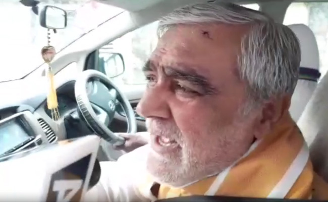 केंद्रीय मंत्री अश्विनी चौबे के चेहरे पर फेंकी गई स्याही, मरीजों का हाल जानने गए थे पटना मेडिकल कॉलेज