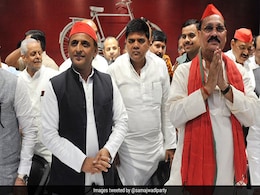बाहुबली सपा विधायक रमाकांत यादव ने 24 साल पुराने केस में किया सरेंडर बाहुबली सपा विधायक रमाकांत यादव ने 24 साल पुराने केस में किया सरेंडर