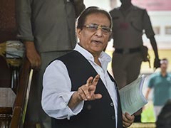 समाजवादी पार्टी के नेता आजम खां के घर कुर्की का नोटिस चस्पा