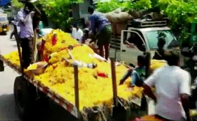 Andhra Pradesh Farmer Performs Last Rites For His Award-Winning Bull