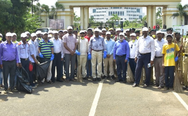 IIT Bhubaneswar Observes <i> Swachh Bharat Abhiyan </i>