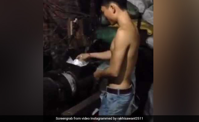 Video: प्लास्टिक को मशीन में डाल चावल बना रहा था शख्स, फिर हुआ ऐसा...एक्ट्रेस ने शेयर किया वीडियो