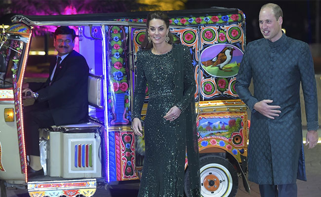 Kate Middleton, Prince William Hitch A Ride In A Rickshaw In Pakistan