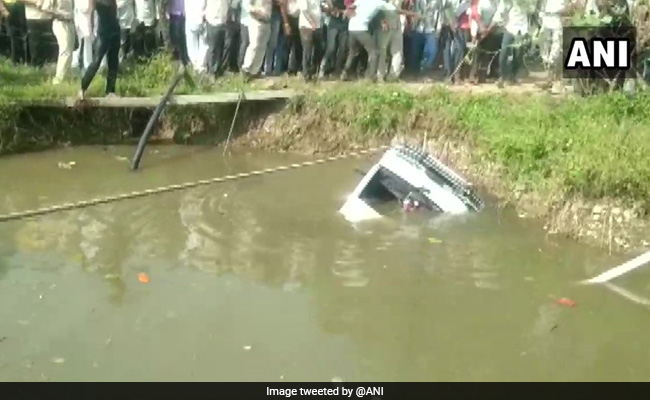 3 Children Dead As School-Van Falls Into 25-Feet Well In Madhya Pradesh