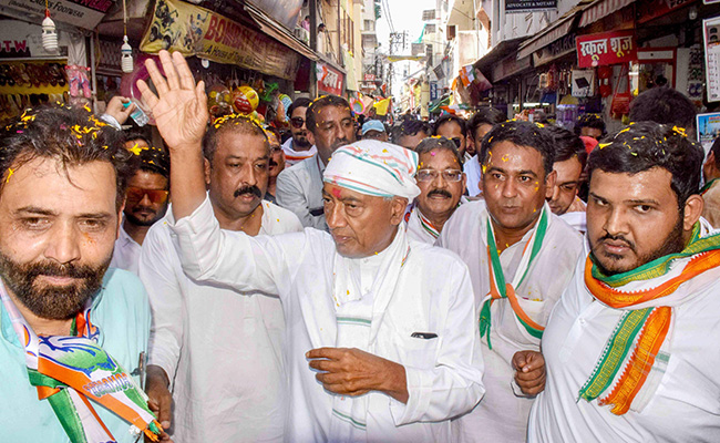 Dangerous If Majority In India Become Communal, Says Digvijaya Singh