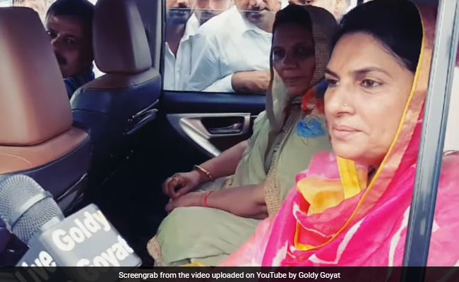 Haryana Elections में नन्हे रिपोर्टर ने महिला नेता से पूछे ऐसे सवाल, बोलीं- 'तू बस बोलता रह...' देखें VIDEO