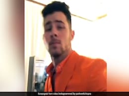 पंजाबी सॉन्ग 'खड़के गलासी' पर डांस करते नजर आए निक जोनास, Viral Video पर प्रियंका चोपड़ा का यूं आया रिएक्शन पंजाबी सॉन्ग 'खड़के गलासी' पर डांस करते नजर आए निक जोनास, Viral Video पर प्रियंका चोपड़ा का यूं आया रिएक्शन