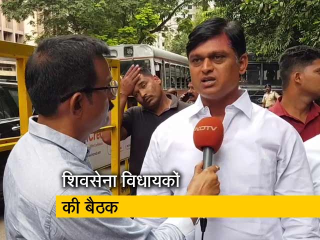 शिवसेना प्रमुख उद्धव ठाकरे के घर मातोश्री में बैठक