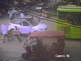 दिल्ली : नरेला में वीरेंद्र मान की हत्या की वारदात का सीसीटीवी फुटेज सामने आया दिल्ली : नरेला में वीरेंद्र मान की हत्या की वारदात का सीसीटीवी फुटेज सामने आया