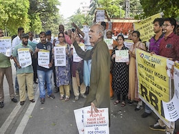 9 Detained For Trying To Meet Nirmala Sitharaman During PMC Protest 9 Detained For Trying To Meet Nirmala Sitharaman During PMC Protest