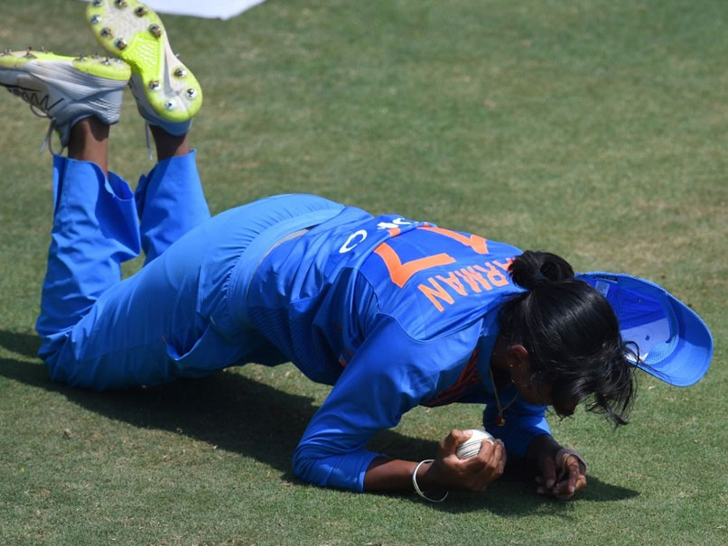 Watch: Harmanpreet Kaur Takes Astonishing One-Handed Catch, Twitter Goes Gaga