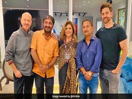 ऋतिक रोशन ने 'सुपर 30' के आनंद कुमार को घर बुलाकर दी पार्टी,  देखें Pics ऋतिक रोशन ने 'सुपर 30' के आनंद कुमार को घर बुलाकर दी पार्टी,  देखें Pics