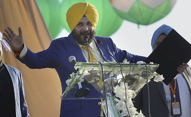 Will Back AAP's 'Honest' Bhagwant Mann In Fighting Mafia, Says Navjot Sidhu