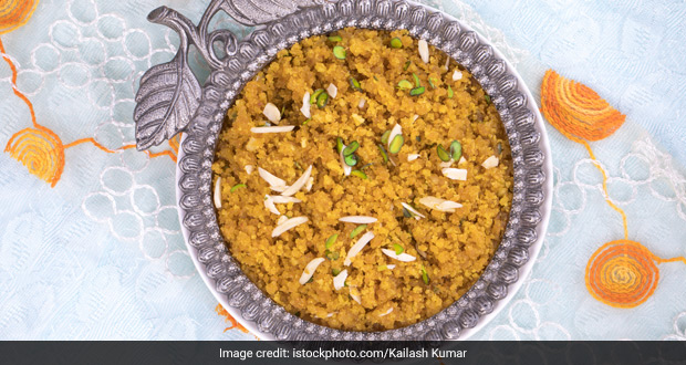Ramadan Special: Try This Delicious Dates (Khajoor) Halwa Recipe For Iftaar - Watch Recipe Video