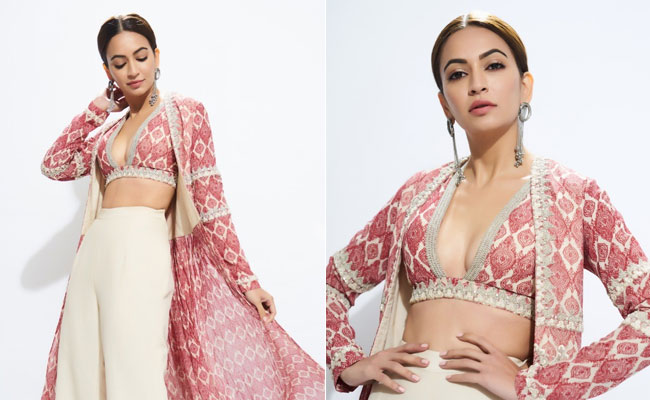 Kriti Kharbanda, In A Crop Top And Prints, Is Giving Us All The Vacay Vibes