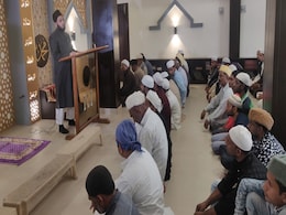 अयोध्या मामला: देशभर की मस्जिदों में मुस्लिमों से अपील- फैसला चाहे जो हो, अमन को रखें कायम अयोध्या मामला: देशभर की मस्जिदों में मुस्लिमों से अपील- फैसला चाहे जो हो, अमन को रखें कायम