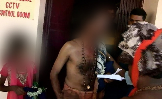 कोर्ट के फैसले पर भारी पड़ी मान्यता, 12 साल की बच्ची को सबरीमला मंदिर जाने से रोका गया