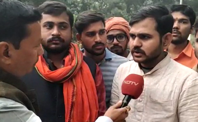 BHU प्रोफेसर फिरोज खान के खिलाफ वीसी आवास के सामने छात्रों का 15 दिनों से चल रहा धरना खत्म, जारी रखेंगे आंदोलन